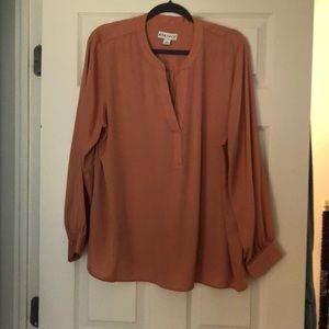 Beautiful blouse! Perfect for fall!